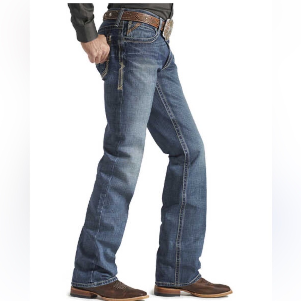 ARIAT MEN'S M4 GULCH MEDIUM WASH RELAXED LOW RISE BOOTCUT JEANS SZ 36